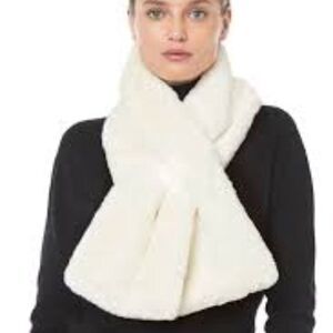 NWT Apparis White Faux Fur Stole, Wrap, Scarf